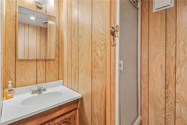 5113 Ridgewood Drive, Kansas City, MO 64151