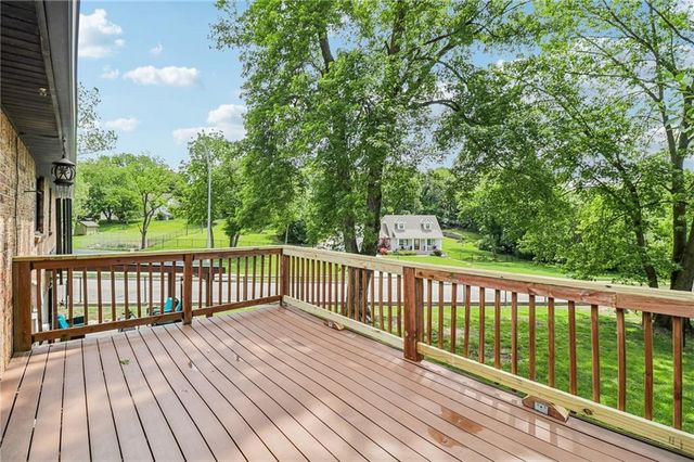 5113 Ridgewood Drive, Kansas City, MO 64151