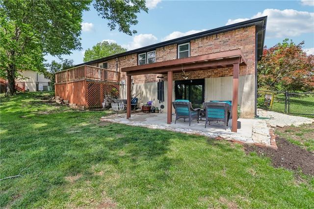 5113 Ridgewood Drive, Kansas City, MO 64151