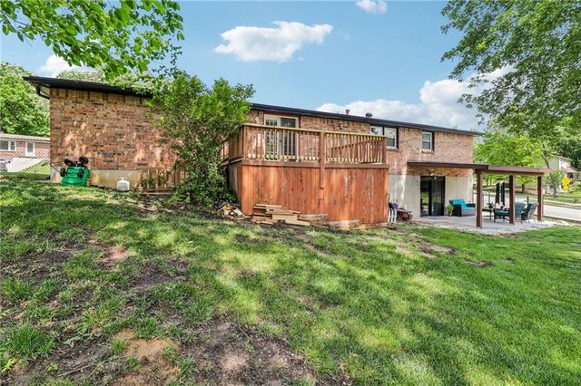 5113 Ridgewood Drive, Kansas City, MO 64151