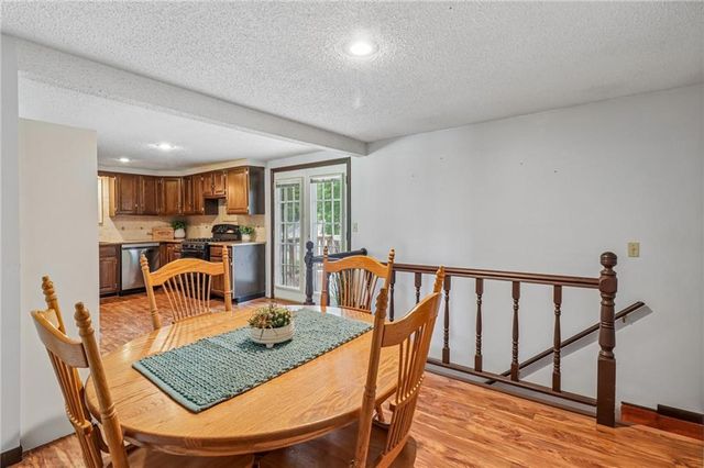 5113 Ridgewood Drive, Kansas City, MO 64151