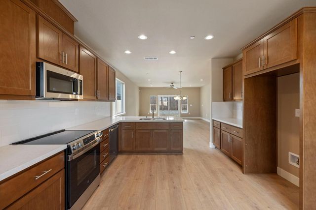1818 Lovejoy Pl, Manteca, CA 95337