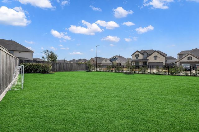 10802 Carolina Willow Court, Cypress, TX 77433