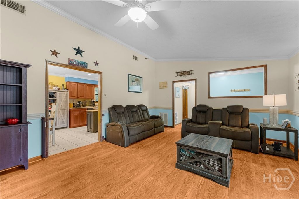 Image 14 of property listing at 177 Bea Road, Richmond Hill, GA 31324