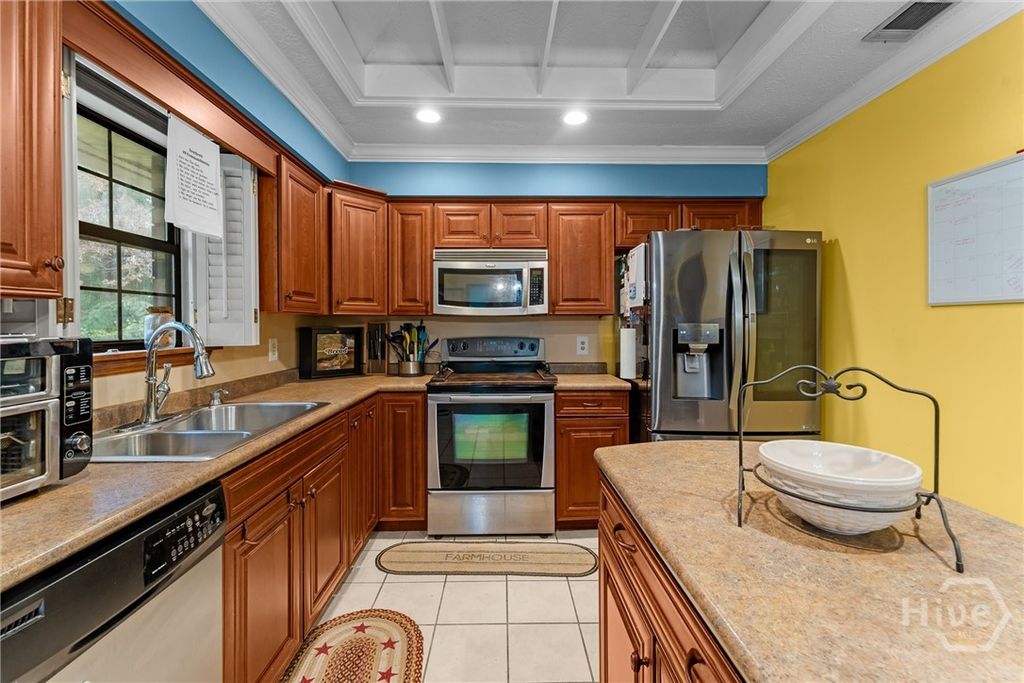 Image 16 of property listing at 177 Bea Road, Richmond Hill, GA 31324