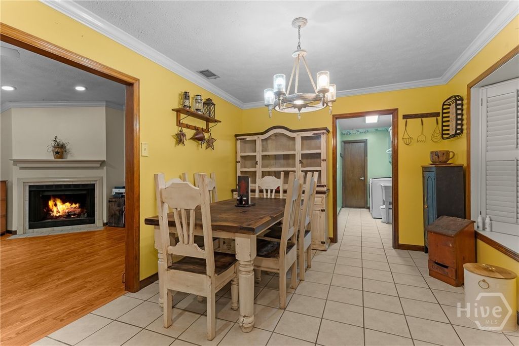 Image 18 of property listing at 177 Bea Road, Richmond Hill, GA 31324