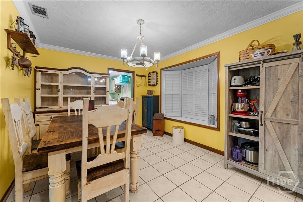 Image 19 of property listing at 177 Bea Road, Richmond Hill, GA 31324