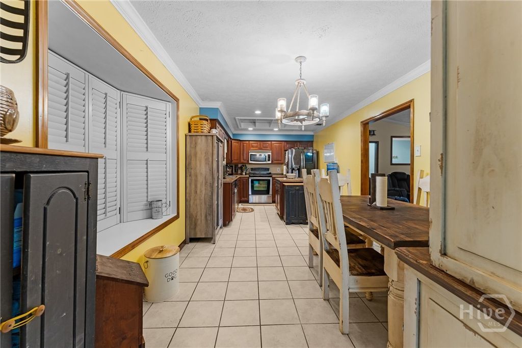 Image 20 of property listing at 177 Bea Road, Richmond Hill, GA 31324