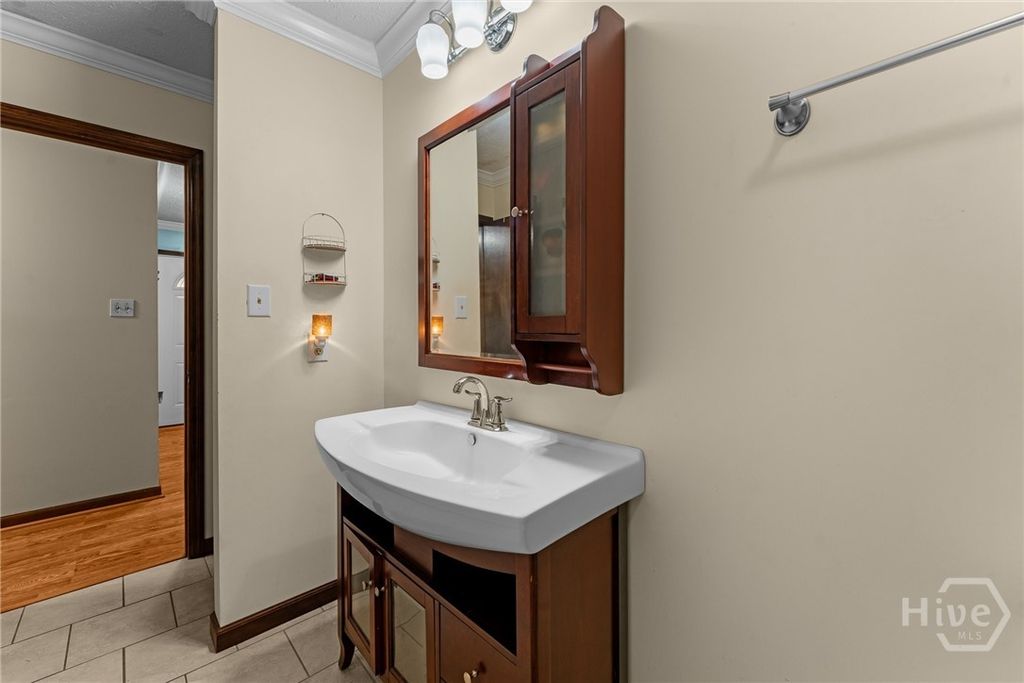 Image 24 of property listing at 177 Bea Road, Richmond Hill, GA 31324