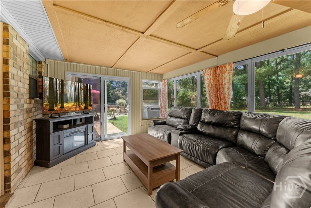 Image 34 of property listing at 177 Bea Road, Richmond Hill, GA 31324