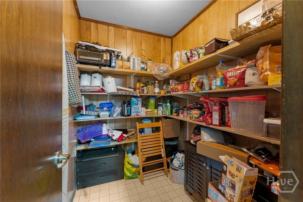 Image 36 of property listing at 177 Bea Road, Richmond Hill, GA 31324