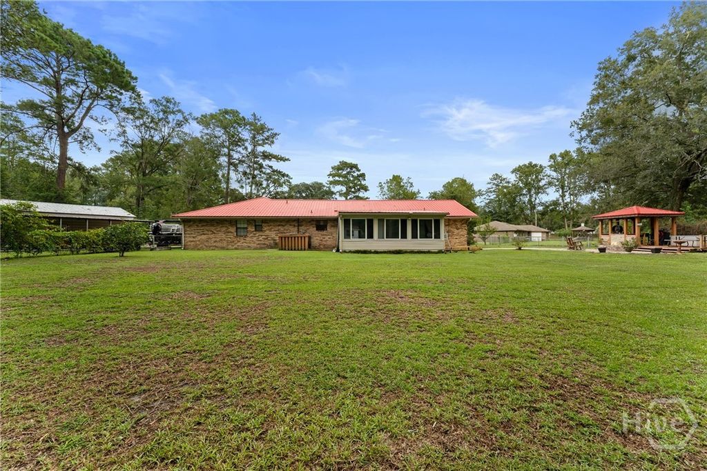 Image 37 of property listing at 177 Bea Road, Richmond Hill, GA 31324
