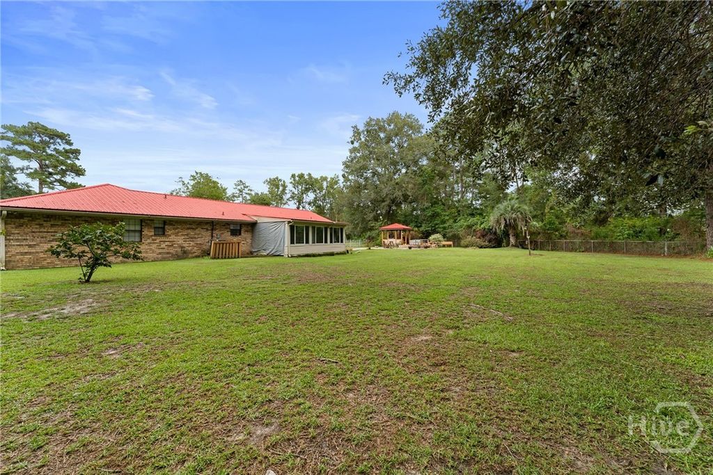 Image 40 of property listing at 177 Bea Road, Richmond Hill, GA 31324