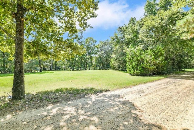 68 Artesian Avenue, Cleveland, TX 77327