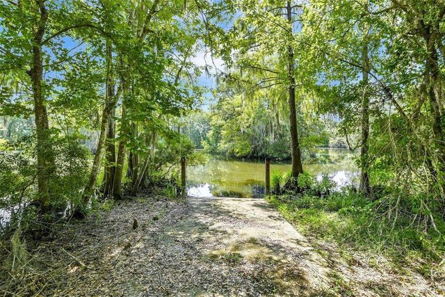 68 Artesian Avenue, Cleveland, TX 77327