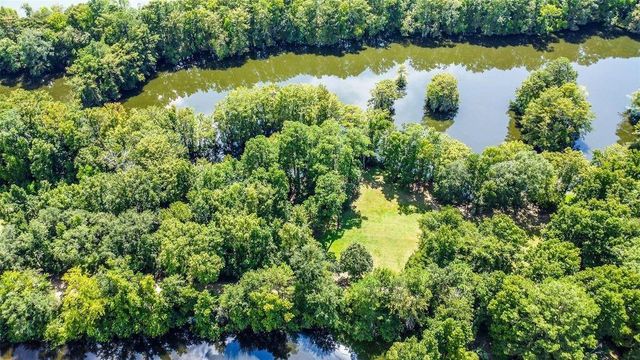 68 Artesian Avenue, Cleveland, TX 77327