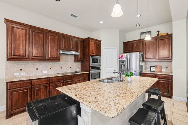 233 Hawks Ridge Trail, Burleson, TX 76028