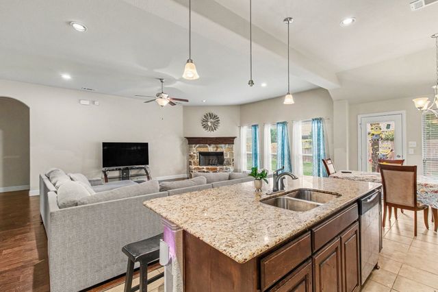 233 Hawks Ridge Trail, Burleson, TX 76028