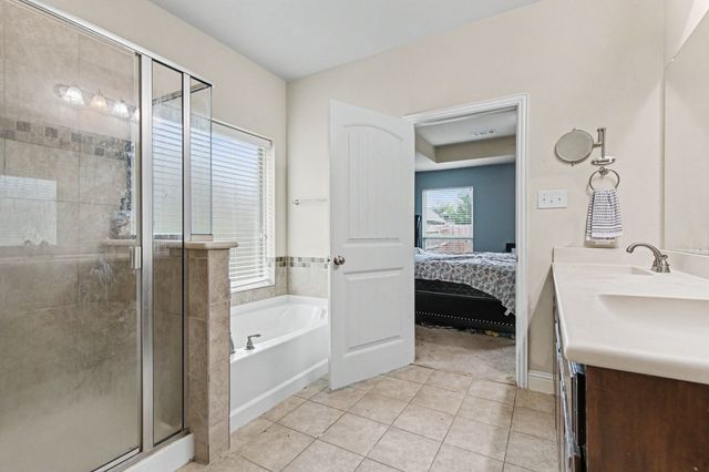 233 Hawks Ridge Trail, Burleson, TX 76028
