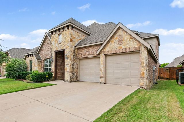233 Hawks Ridge Trail, Burleson, TX 76028