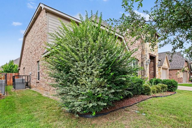233 Hawks Ridge Trail, Burleson, TX 76028