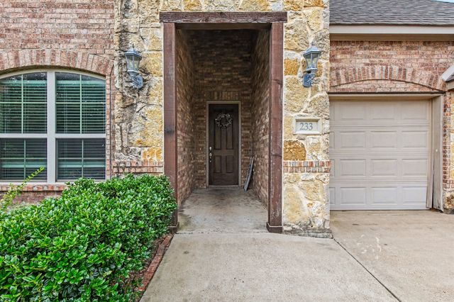 233 Hawks Ridge Trail, Burleson, TX 76028
