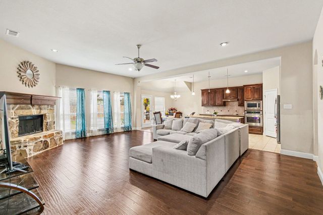 233 Hawks Ridge Trail, Burleson, TX 76028
