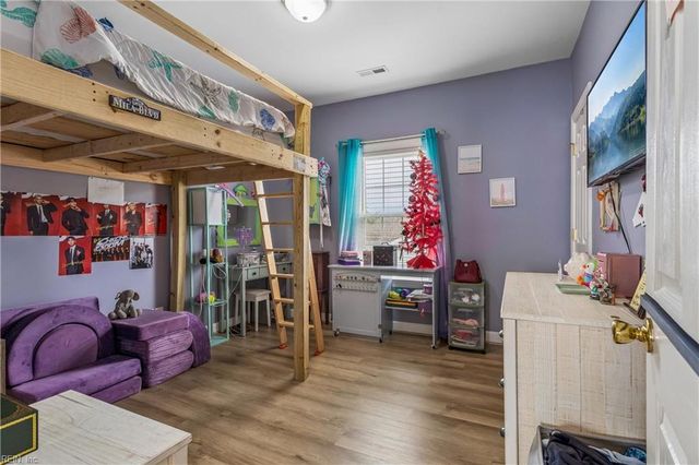 80 Ridge RD, Poquoson, VA 23662