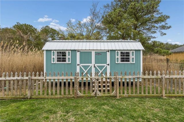 80 Ridge RD, Poquoson, VA 23662