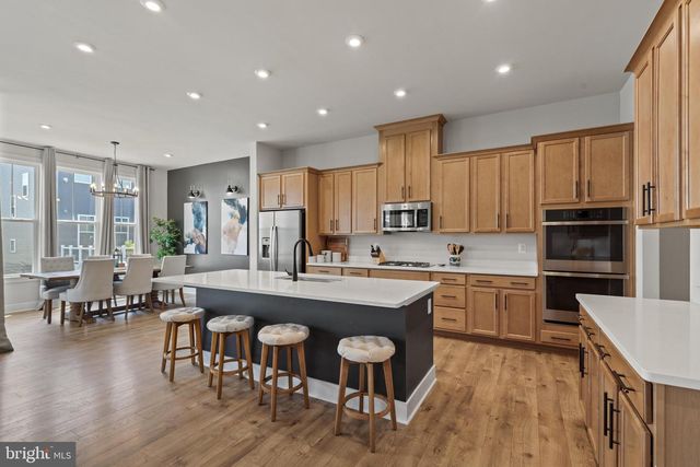 819 BANKER DR SW, Leesburg, VA 20175