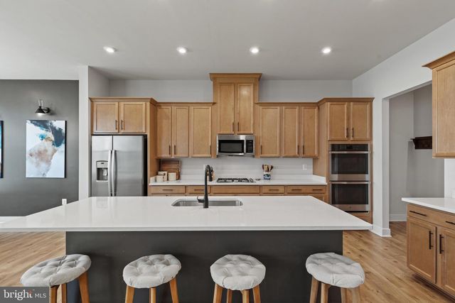 819 BANKER DR SW, Leesburg, VA 20175