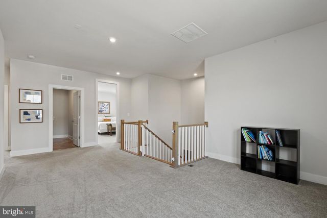 819 BANKER DR SW, Leesburg, VA 20175