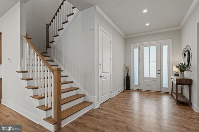 819 BANKER DR SW, Leesburg, VA 20175