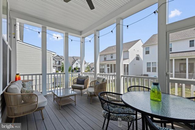 819 BANKER DR SW, Leesburg, VA 20175