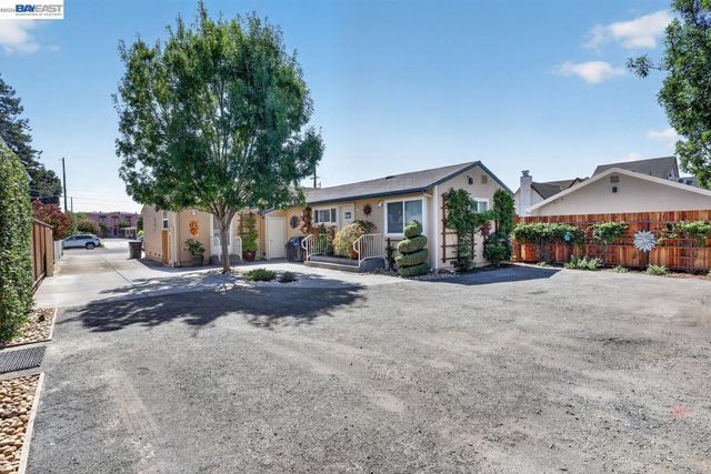 20835 Chester St, Castro Valley, CA 94546