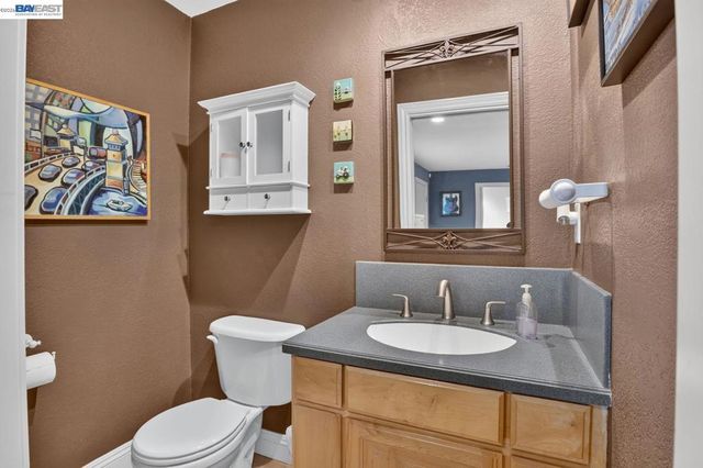 20835 Chester St, Castro Valley, CA 94546