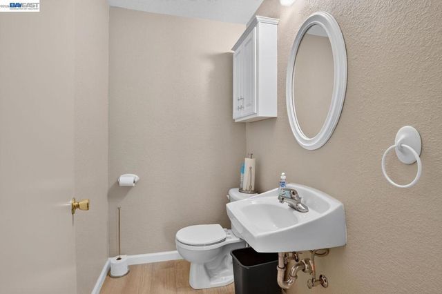 20835 Chester St, Castro Valley, CA 94546