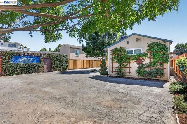 20835 Chester St, Castro Valley, CA 94546