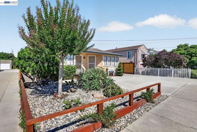 20835 Chester St, Castro Valley, CA 94546