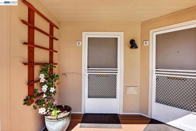20835 Chester St, Castro Valley, CA 94546