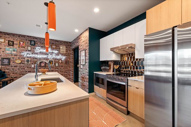635 7th Ave S Apt 517, Nashville, TN 37203