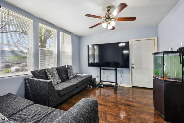 8756 S Exchange Avenue, Chicago, IL 60617