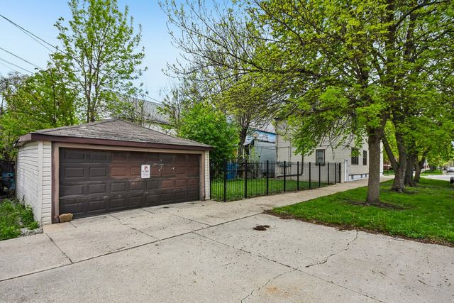 8756 S Exchange Avenue, Chicago, IL 60617