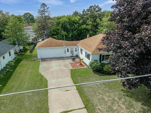 1713 WALNUT STREET, Oshkosh, WI 54901