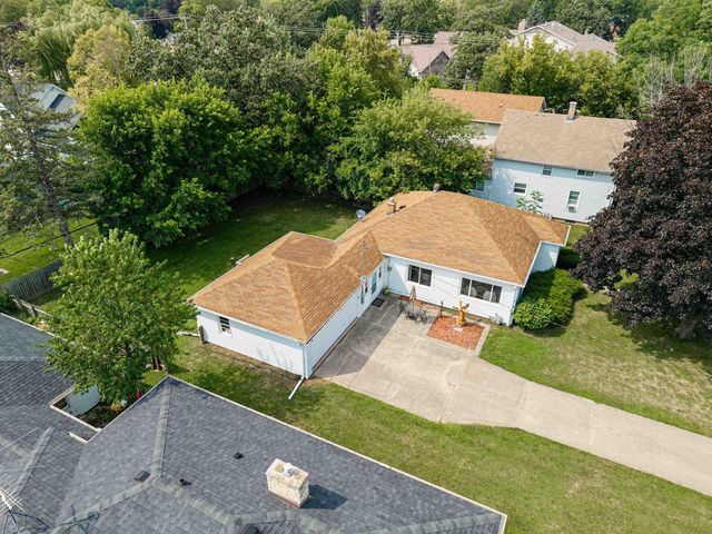 1713 WALNUT STREET, Oshkosh, WI 54901