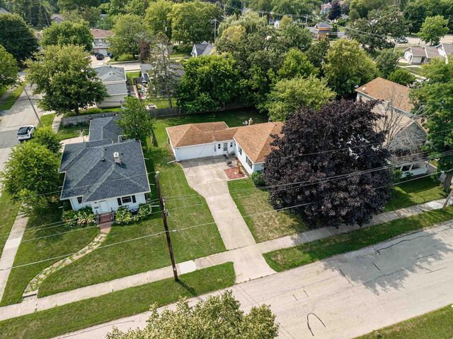 1713 WALNUT STREET, Oshkosh, WI 54901