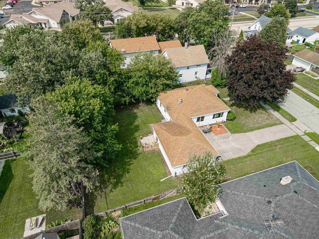 1713 WALNUT STREET, Oshkosh, WI 54901