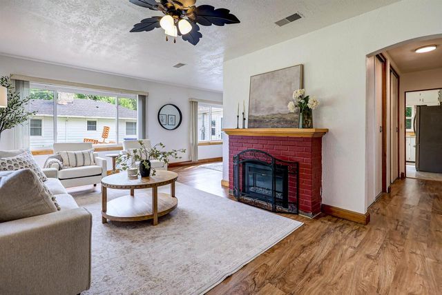 1713 WALNUT STREET, Oshkosh, WI 54901