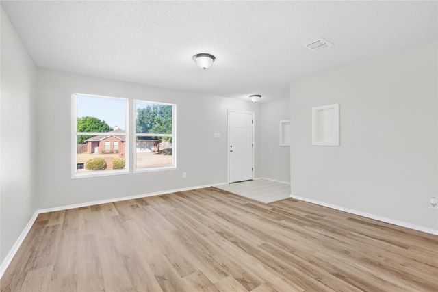 9209 Glen Falls Lane, Denton, TX 76210
