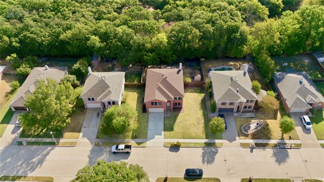 9209 Glen Falls Lane, Denton, TX 76210